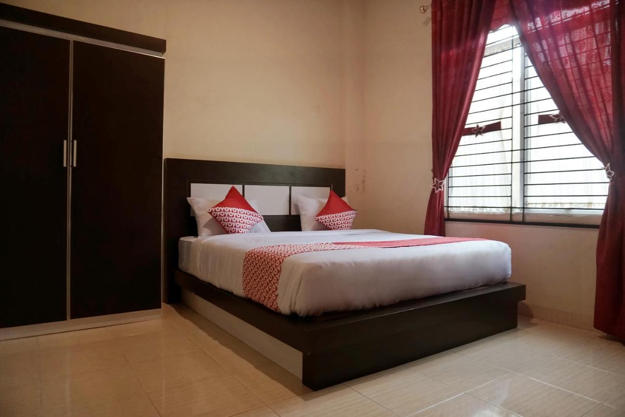 Oyo 1394 Rumaisa Homestay Syariah Pekanbaru Exterior foto