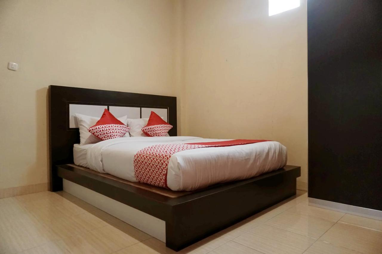 Oyo 1394 Rumaisa Homestay Syariah Pekanbaru Exterior foto