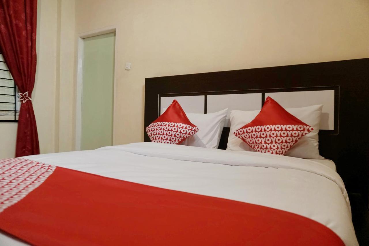 Oyo 1394 Rumaisa Homestay Syariah Pekanbaru Exterior foto