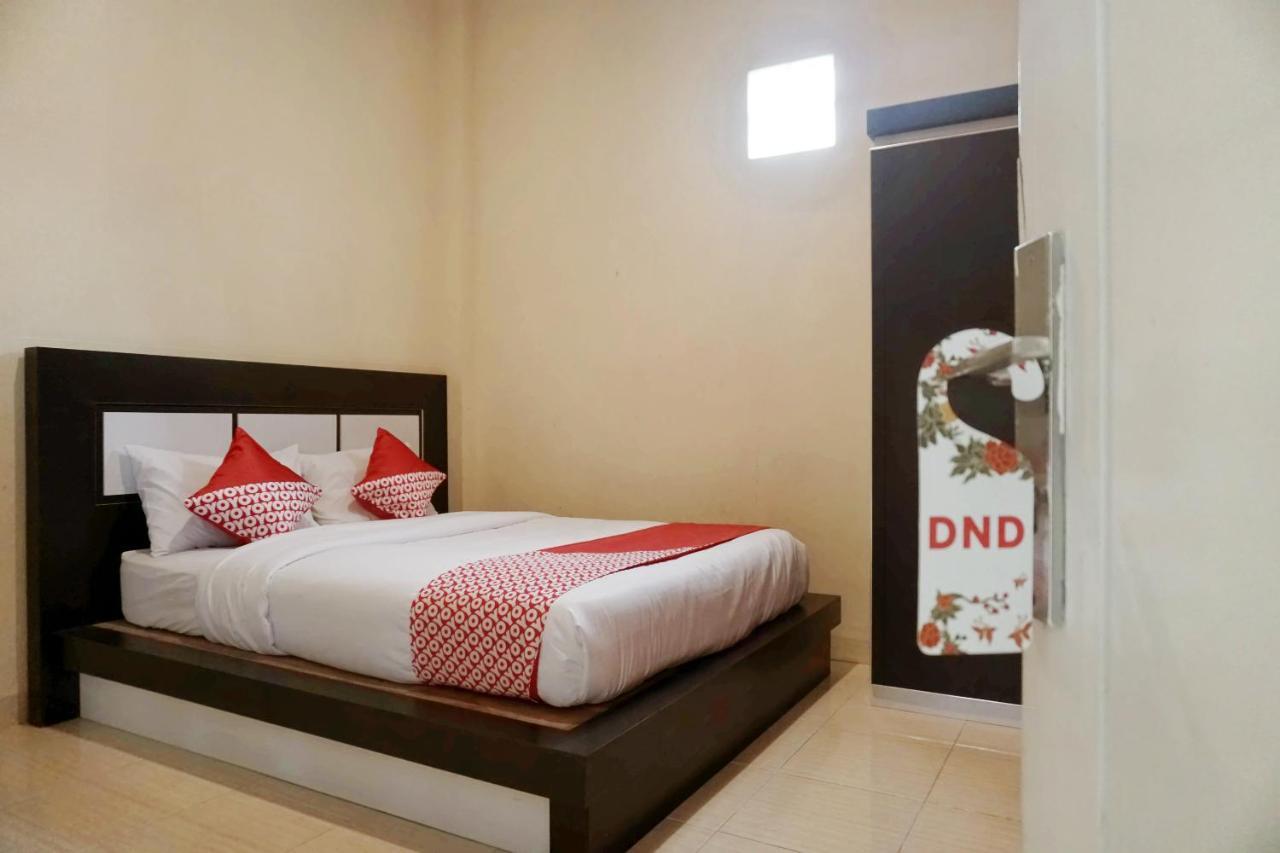 Oyo 1394 Rumaisa Homestay Syariah Pekanbaru Exterior foto