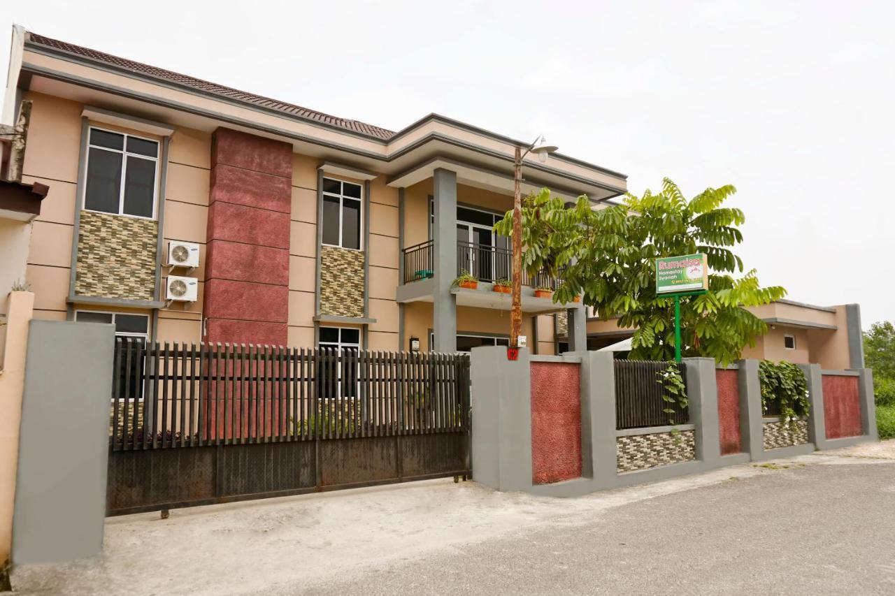 Oyo 1394 Rumaisa Homestay Syariah Pekanbaru Exterior foto